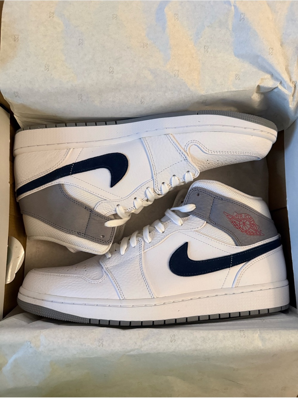 Jordan• 1 Mid PI in White, Midnight Navy